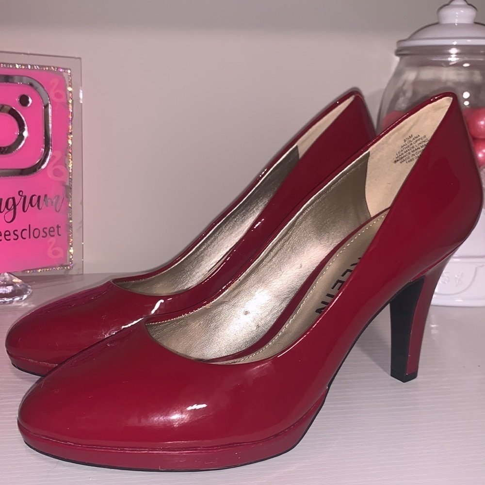 RED ANNE KLEIN I FLEX HEELS